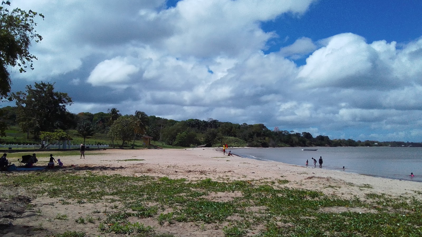 Zdjęcie Vessigny beach obszar udogodnień