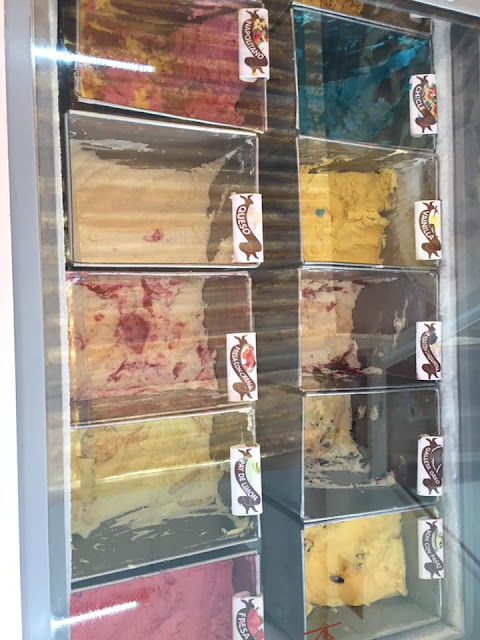 Paletería y Heladería "Los Bombones"