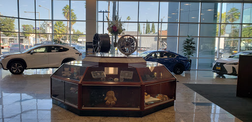 Lexus of Glendale image