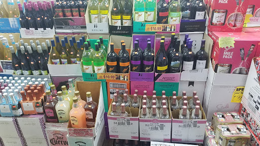 Wine Store «Farmington Hills Wine & Liquor», reviews and photos, 24233 Orchard Lake Rd, Farmington Hills, MI 48336, USA