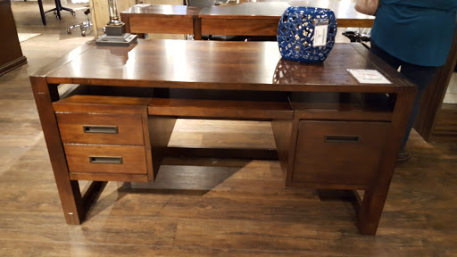 Furniture Store «Living Spaces - Glendale, AZ», reviews and photos, 6767 W Bell Rd, Glendale, AZ 85308, USA