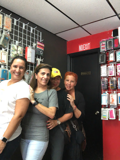 Cell Phone Store «CELLULAR EMPIRE», reviews and photos, 25 NW 27th Ave, Miami, FL 33125, USA