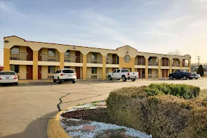 Motel 6 Shamrock, TX image