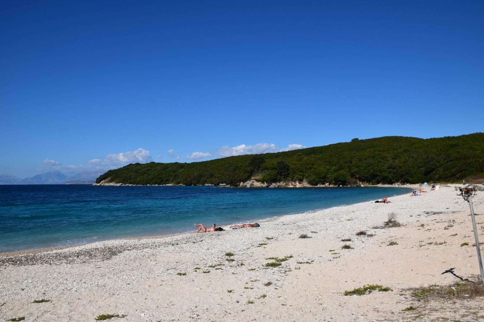 Kogevina beach的照片 带有轻卵石表面