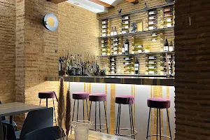 Amberes Wine & Cocktail Bar image
