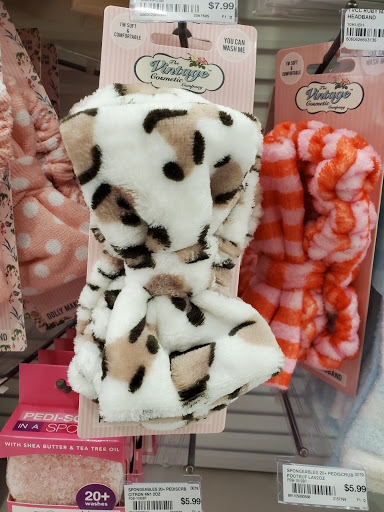 Hair Salon «Ulta Beauty», reviews and photos, 3583 River Rapids Dr, Coon Rapids, MN 55448, USA