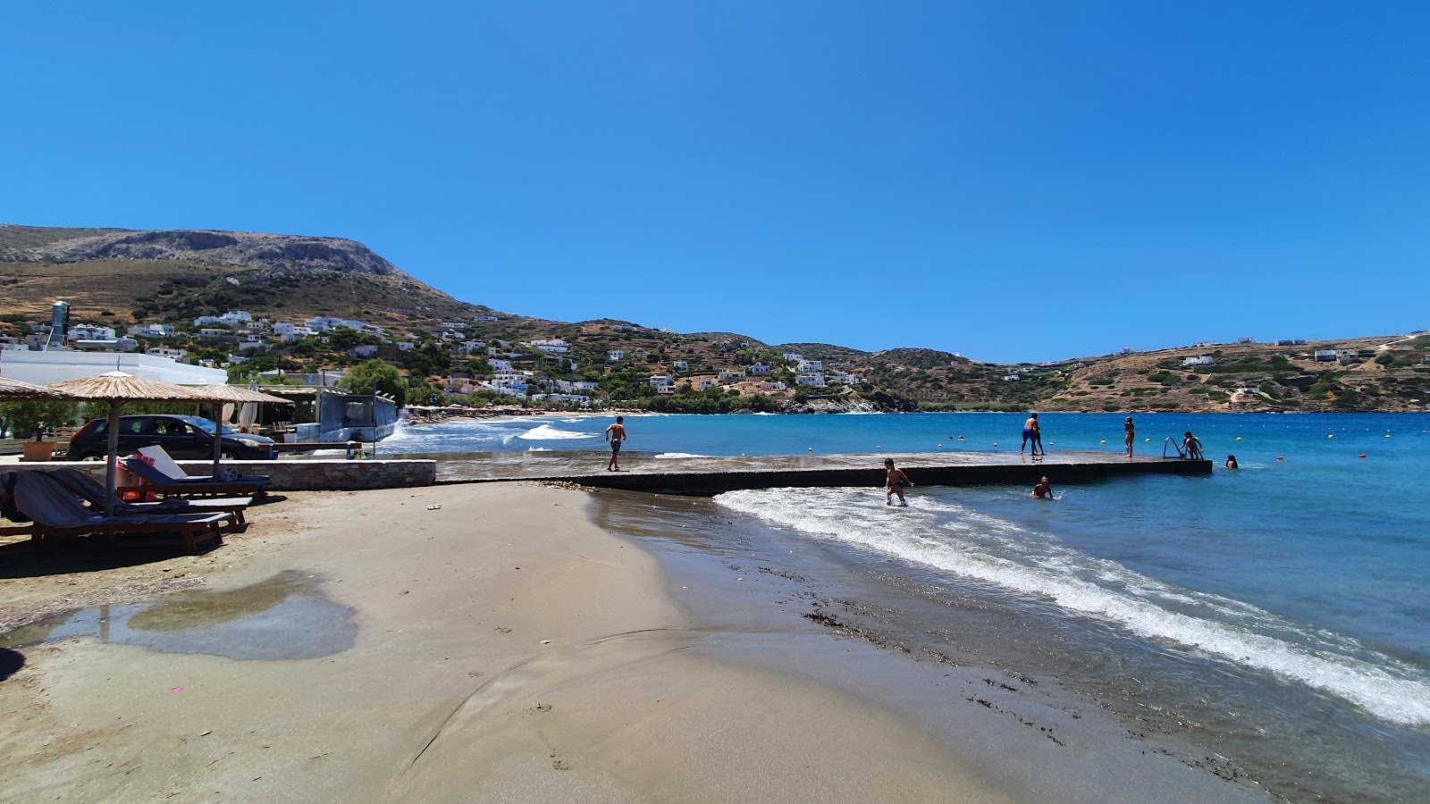 Paralia Kini'in fotoğrafı ve yerleşim