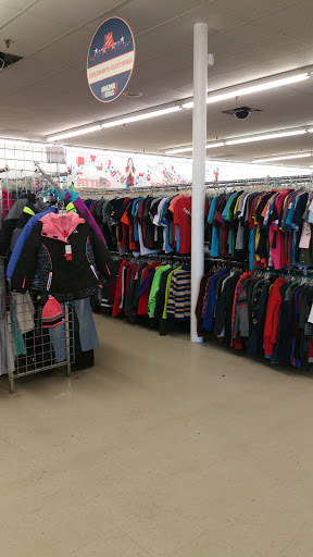 Thrift Store «The Salvation Army Family Stores- Twin Cities», reviews and photos, 1000 E Moore Lake Dr, Fridley, MN 55432, USA
