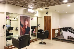 F UNISEX SALON image