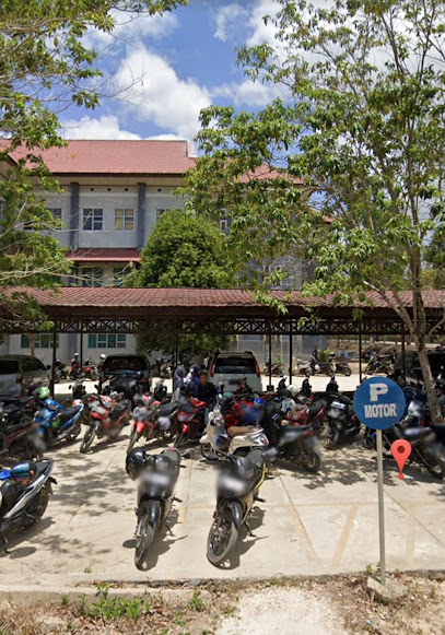 Parkiran Belakang Fakultas MIPA
