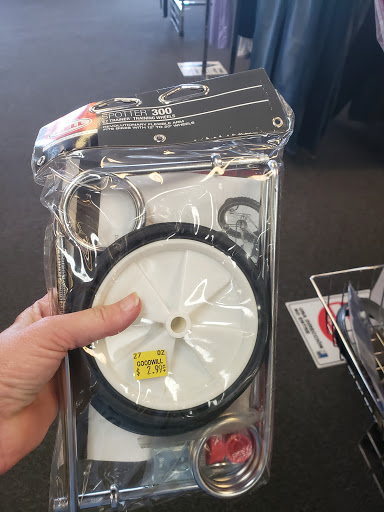 Thrift Store «Goodwill Retail Store & Donation Center», reviews and photos, 2495 Crain Hwy, Waldorf, MD 20601, USA