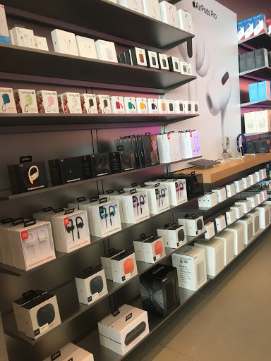 Computer Store «Apple Eton», reviews and photos, 28849 Chagrin Blvd, Woodmere, OH 44122, USA