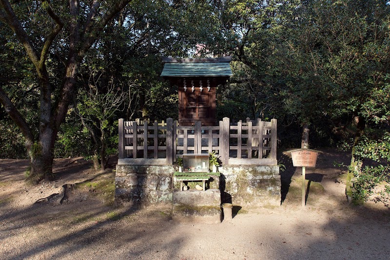 多聞島.毘沙門天祠