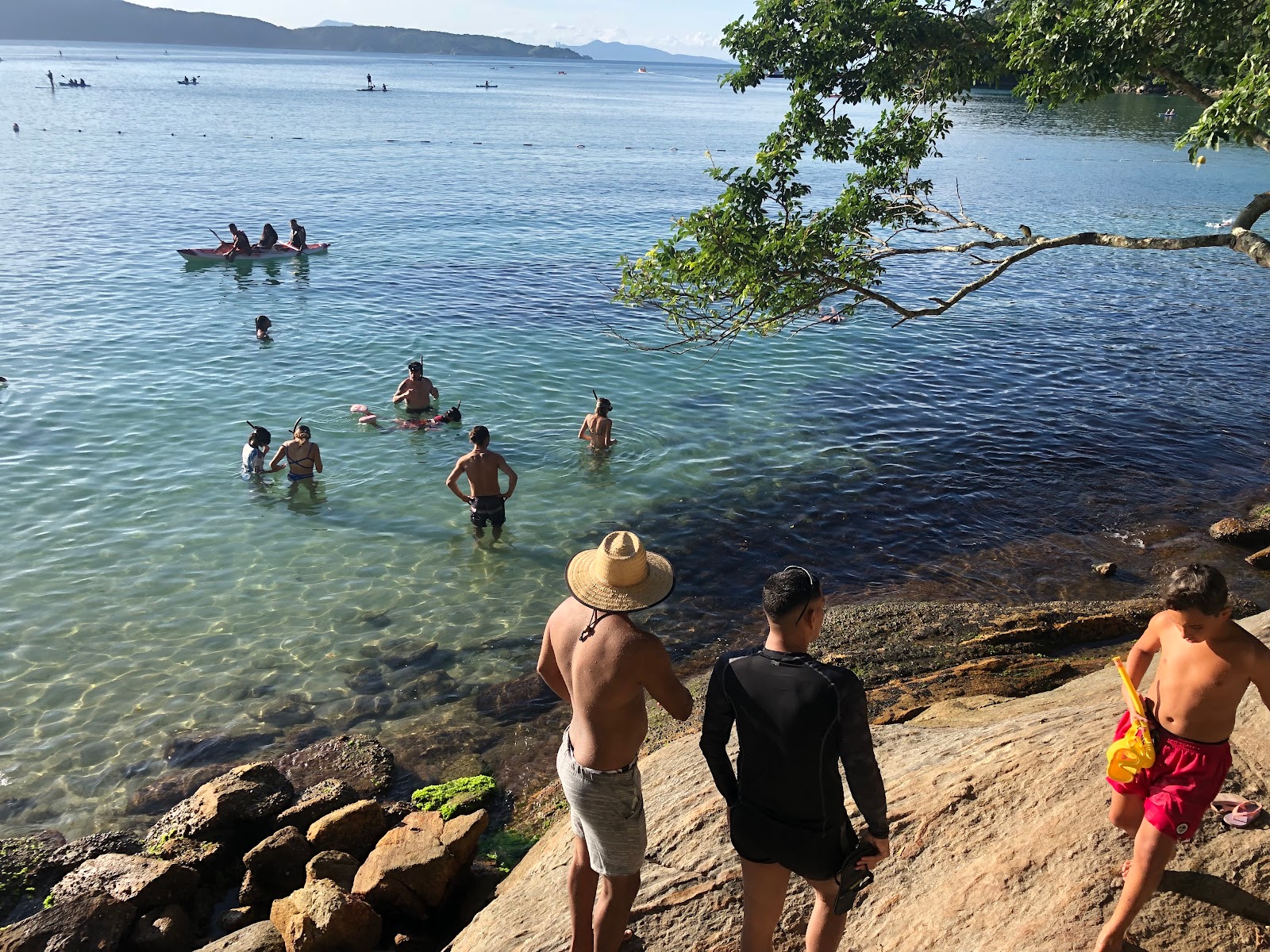 Praia da Miseria'in fotoğrafı kısa, düz kıyı şeridi ile birlikte