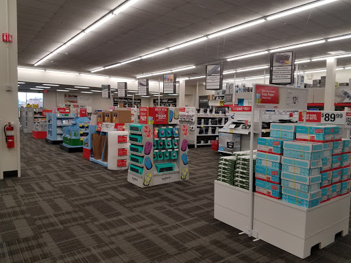 Office Supply Store «Office Depot», reviews and photos, 40 E Golf Rd, Schaumburg, IL 60173, USA