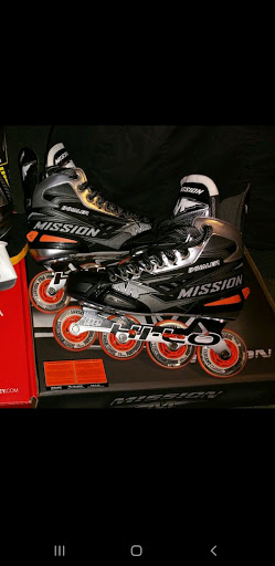 Sporting Goods Store «Amity Harbor Sports», reviews and photos, 149 Merrick Rd, Amityville, NY 11701, USA