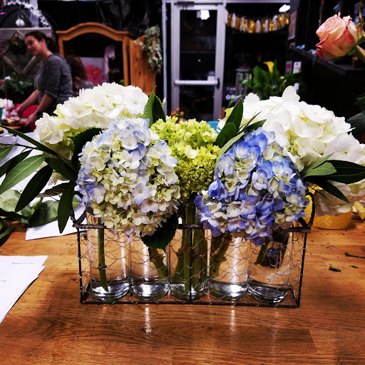 Florist «Mint Julep Flower Shop», reviews and photos, 808 5th St, Coralville, IA 52241, USA