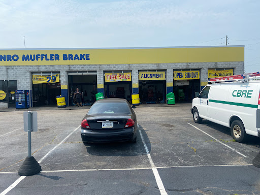 Auto Repair Shop «Monro Muffler Brake & Service», reviews and photos, 5021 S Scatterfield Rd, Anderson, IN 46013, USA
