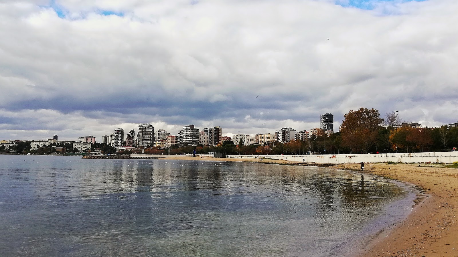 Foto von Caddebostan beach II mit etwas sauber Sauberkeitsgrad