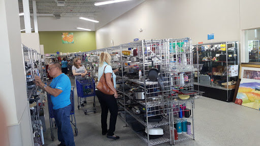 Thrift Store «Goodwill Store & Donation Center», reviews and photos, 6300 Kingery Hwy #25, Willowbrook, IL 60527, USA