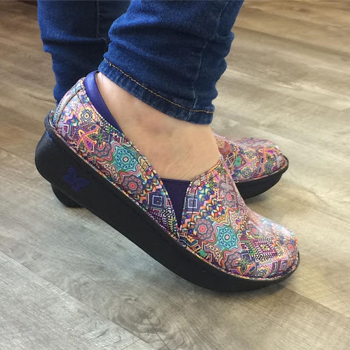 Shoe Store «Discount Shoes», reviews and photos, 1282 Brevard Rd, Asheville, NC 28806, USA