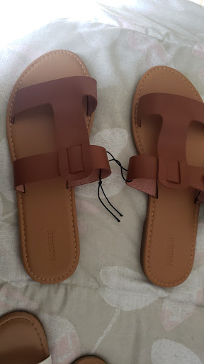 Clothing Store «F21 RED», reviews and photos, 121 Pavilion Pkwy A, Fayetteville, GA 30214, USA