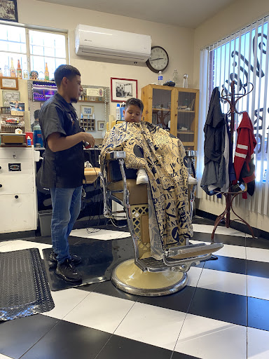Barber Shop «Belleview Barber Shop», reviews and photos, 2346 E Fairmount Ave, Phoenix, AZ 85016, USA