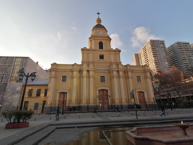 Opiniones de Iglesia Santa Ana en Las Condes - Iglesia