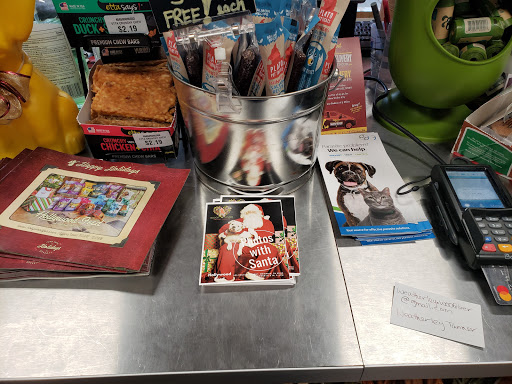 Pet Store «Hollywood Feed - Memphis, TN - Broad», reviews and photos, 2648 Broad Ave, Memphis, TN 38112, USA