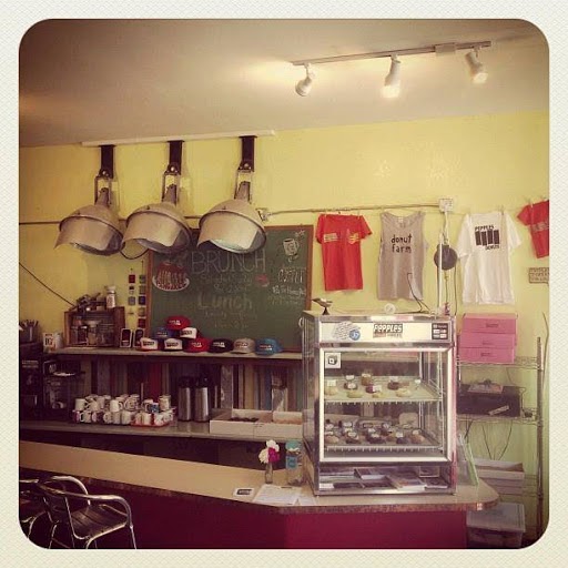 Donut Farm Oakland, 6037 San Pablo Ave, Oakland, CA 94608, USA, 