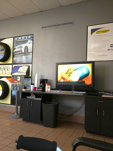 Tire Shop «GOODYEAR ONE STOP TIRE & AUTOMOTIVE», reviews and photos, 5900 Independence Pkwy, Plano, TX 75023, USA