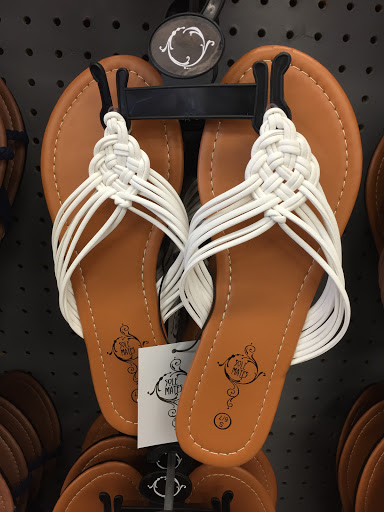 Variety Store «Five Below», reviews and photos, 23853 Eureka Rd, Taylor, MI 48180, USA