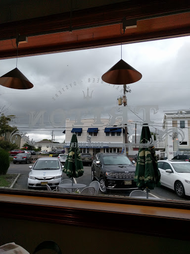 Oyster Bar Restaurant «Triton Craft Beer and Oyster Bar», reviews and photos, 308 Centre St, Beach Haven, NJ 08008, USA