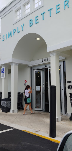 Gourmet Grocery Store «Village Beach Market», reviews and photos, 4905 Florida A1A, Vero Beach, FL 32963, USA