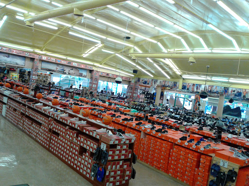 Shoe Store «Shoe City - Fullerton», reviews and photos, 1604 S Harbor Blvd, Fullerton, CA 92832, USA