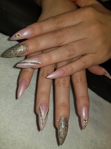 Beauty Salon «Salon Central – Visit website for Stylist hours», reviews and photos, 18420 N 27th Ave, Phoenix, AZ 85053, USA