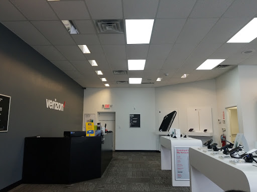 Verizon Authorized Retailer - A Wireless, 90 E Somerset St, Raritan, NJ 08869, USA, 