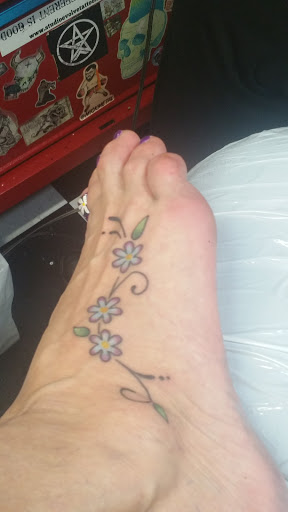 Tattoo Shop «Vertigo Tattoo & Body Piercing», reviews and photos, 7594 Shipyard Rd, Manns Harbor, NC 27953, USA