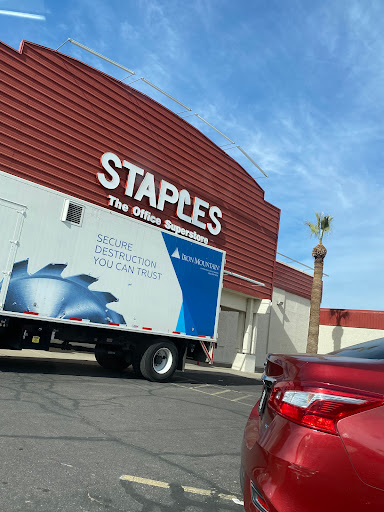 Office Supply Store «Staples», reviews and photos, 4350 W Camelback Rd, Glendale, AZ 85301, USA