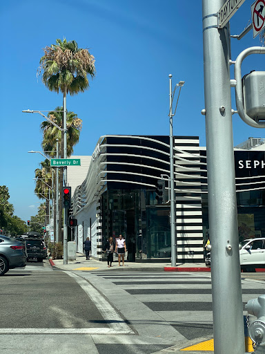 Cosmetics Store «SEPHORA», reviews and photos, 270 N Beverly Dr, Beverly Hills, CA 90210, USA