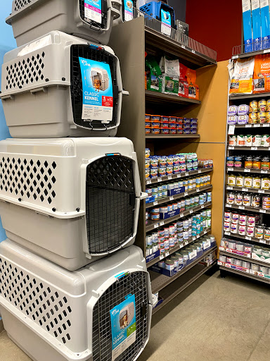 Pet Supply Store «Unleashed by Petco», reviews and photos, 81 7th Ave, Brooklyn, NY 11217, USA