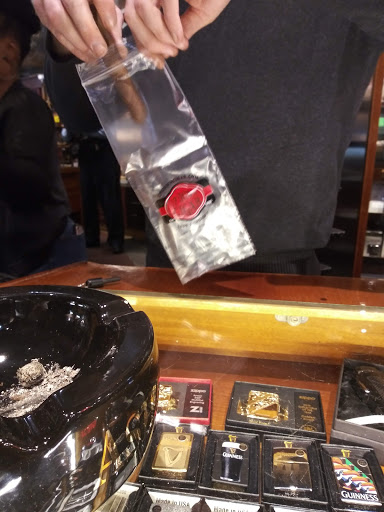 Tobacco Shop «Up Down Cigar», reviews and photos, 1550 N Wells St, Chicago, IL 60610, USA