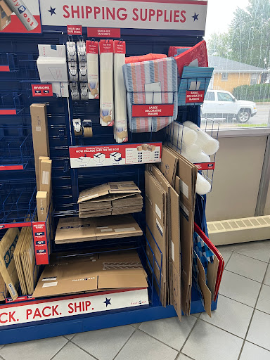 Post Office «United States Postal Service», reviews and photos, 7101 W Gunnison St, Harwood Heights, IL 60706, USA