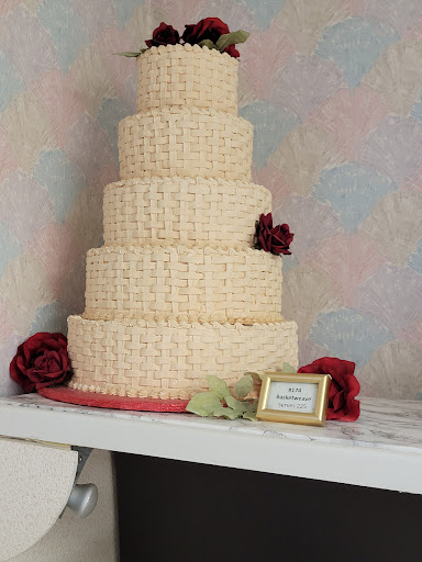 Bakery «Reeves Cake Shop», reviews and photos, 2770 Cory Ave, Akron, OH 44314, USA