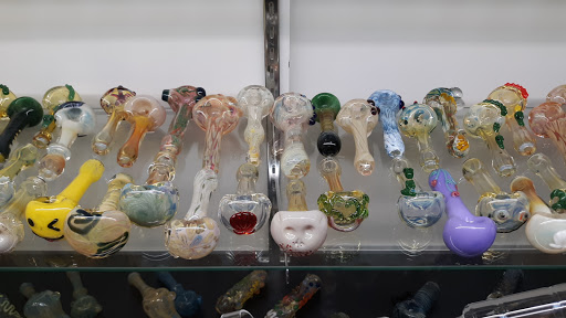 Tobacco Shop «Four Two Zero Peace Avenue», reviews and photos, 6656 US-1, Port St Lucie, FL 34952, USA