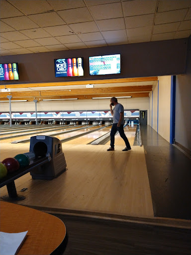 Bowling Alley «Rainbow Lanes», reviews and photos, 2748 19th Pl, Forest Grove, OR 97116, USA
