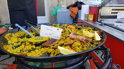 Marché de produits frais à Saint-Pierre-de-Chignac