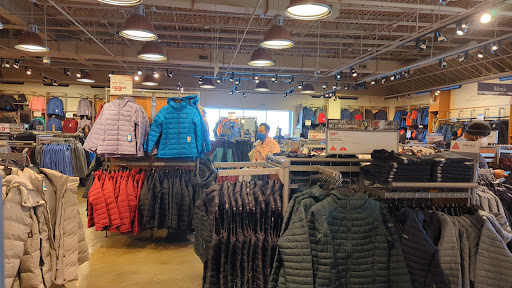 Sportswear Store «Columbia Sportswear Outlet Store at Jersey Shore Outlets», reviews and photos, 1 Premium Outlet Blvd #299, Tinton Falls, NJ 07753, USA