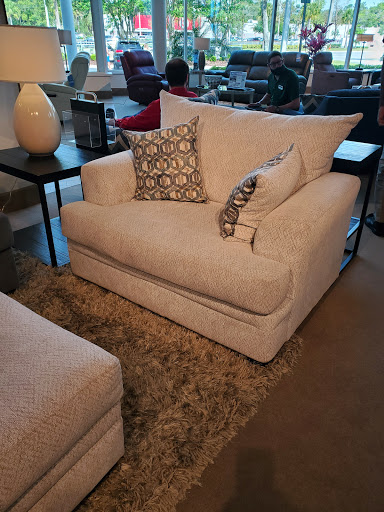 Furniture Store «Rooms To Go Furniture Store - Daytona Beach», reviews and photos, 2375 W International Speedway Blvd, Daytona Beach, FL 32114, USA