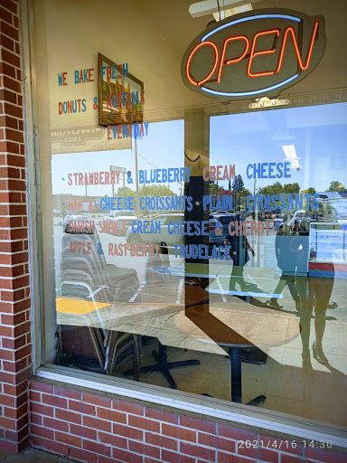 Donut Shop «Blue Pantry Donuts», reviews and photos, 741 Colusa Ave, Yuba City, CA 95991, USA